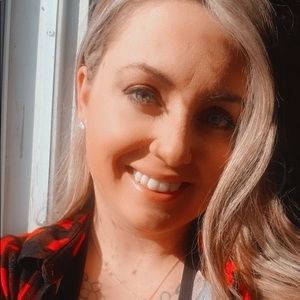 Meet your Posher, Cait